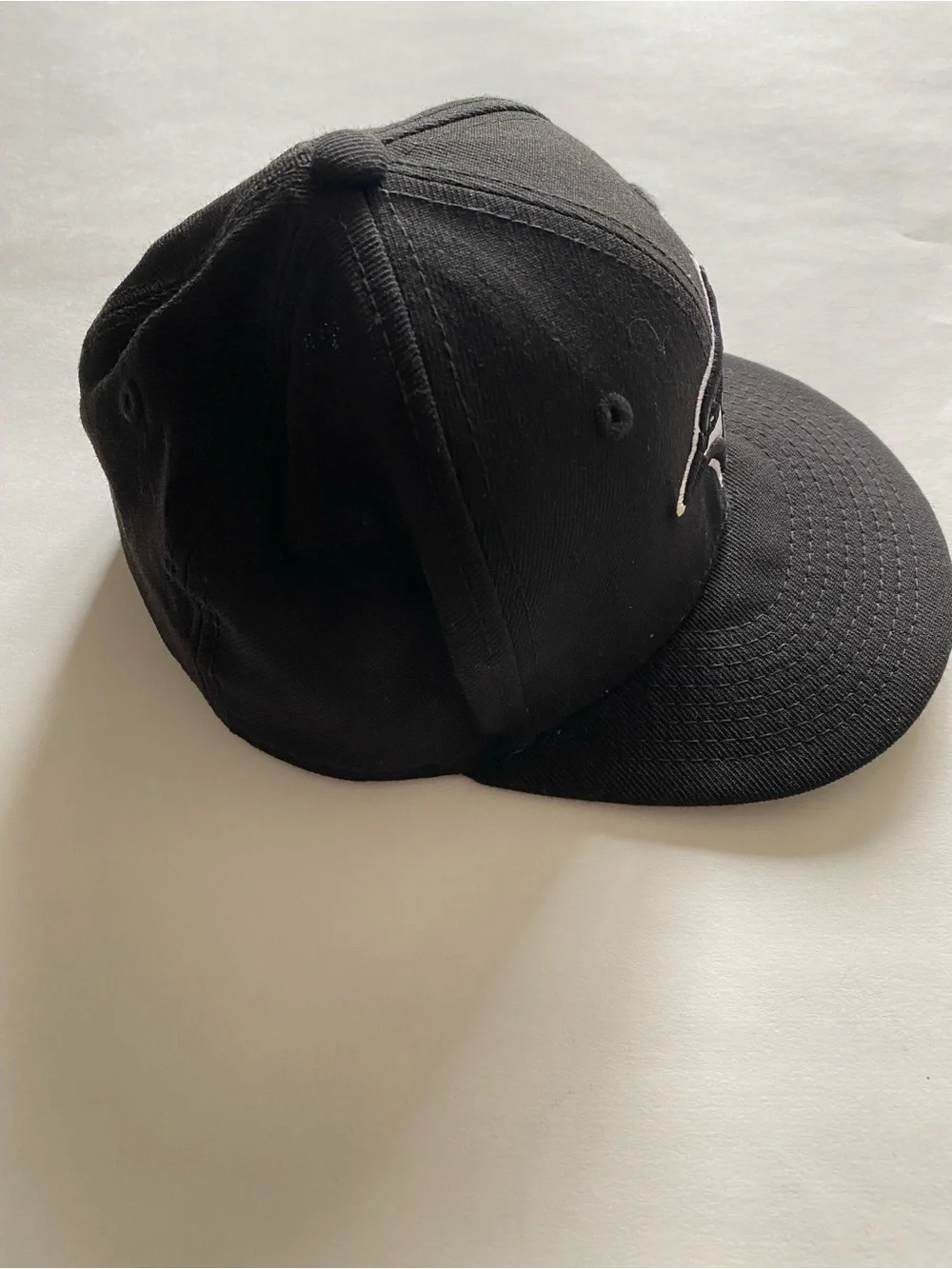New Era 59FIFTY Black and Blue Fitted Cap (6 1/2) - Picture 7 of 13